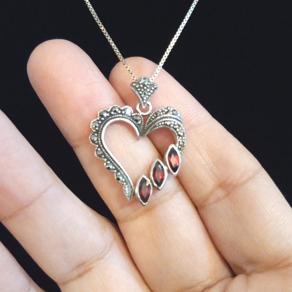 925 garnet heart pendant